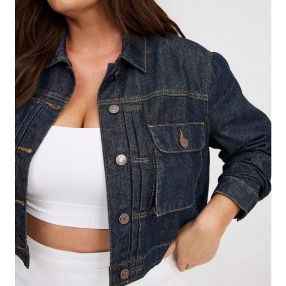 NWT Torrid 2 Rigid Vintage Denim Pleated Trucker Jacket 2X 18 20 - Picture 5 of 13